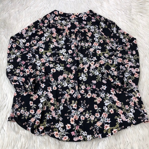 🎉HP🎉VINCE CAMUTO Floral Blouse - Picture 6 of 6
